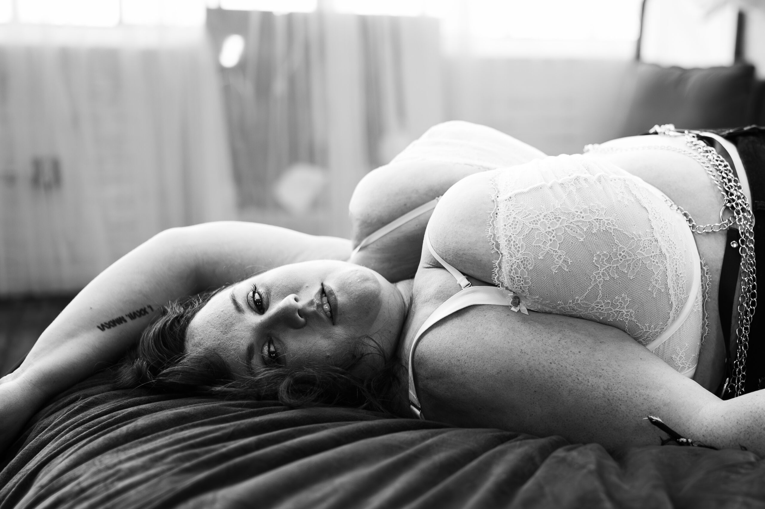 ELI Boudoir photograph of a curvy woman during a boudoir photoshoot in Los Angeles.