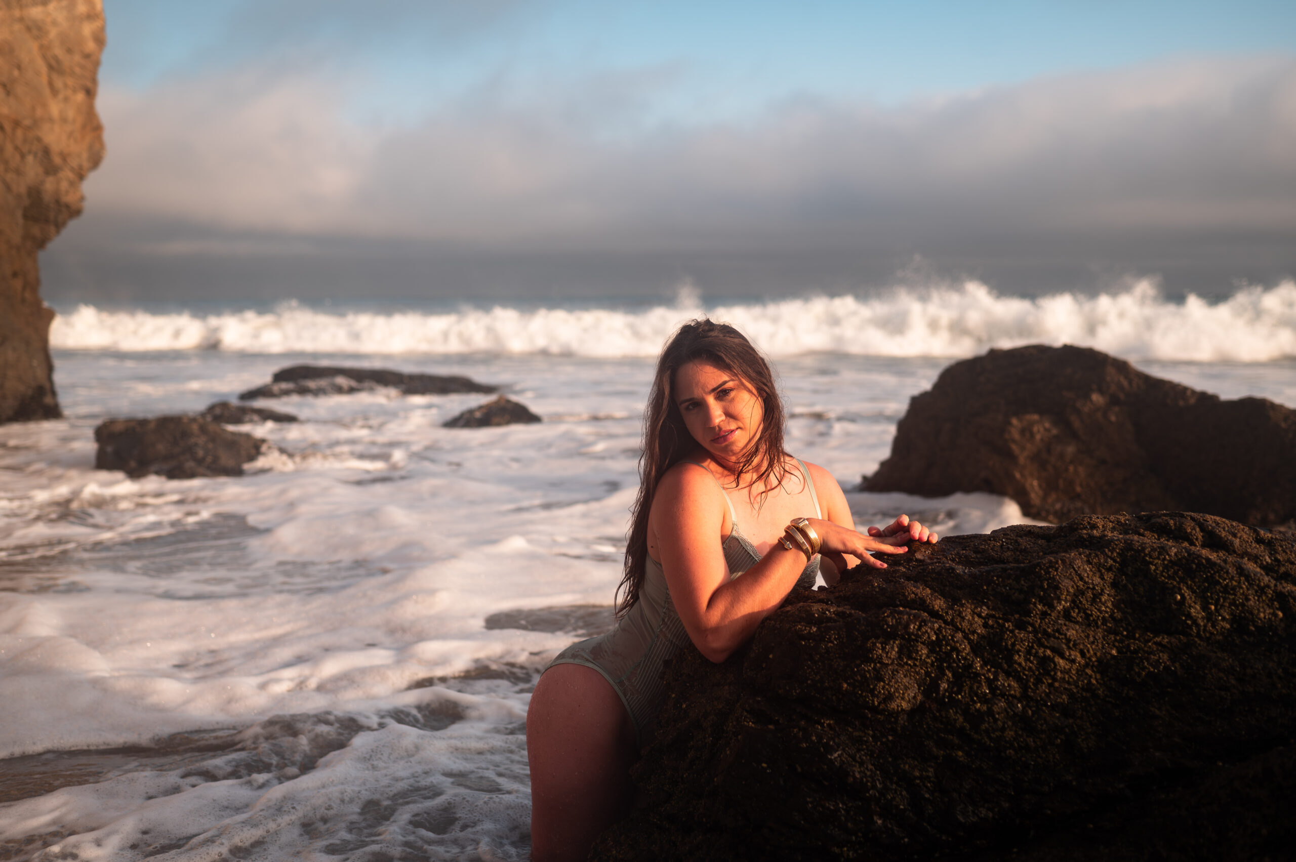 A complete guide to boudoir posing by ELI Boudoir, the best boudoir photography studio in Los Angeles